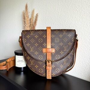 ✨AUTHENTIC Louis Vuitton Chantilly GM Shoulder Bag ✨